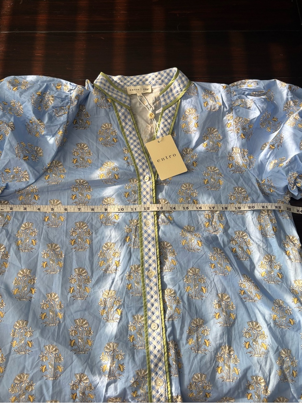 ❤️NEW entro Light Blue Floral Button-Front Puff Sleeve blouse with Green Trim - Picture 7 of 9